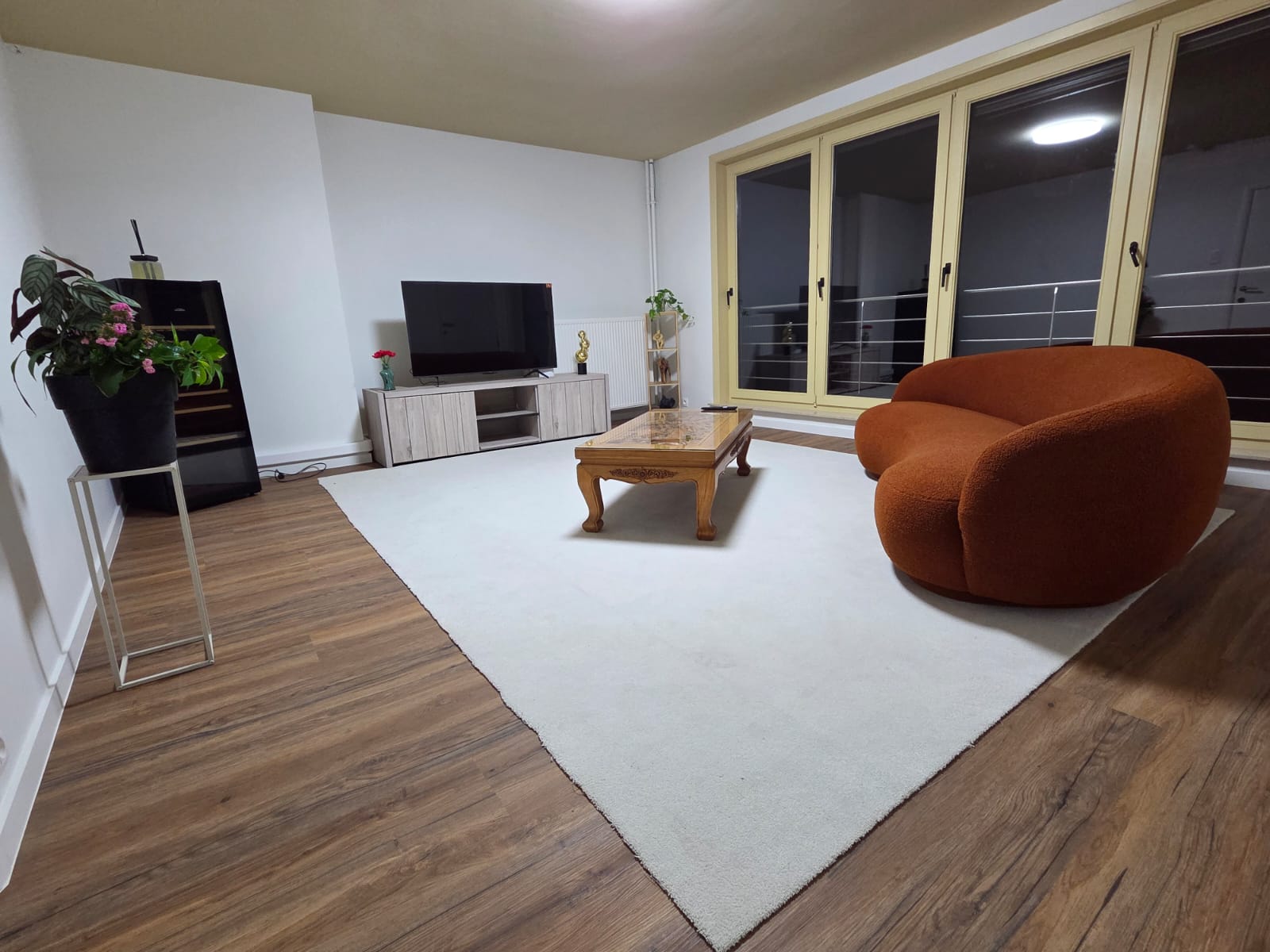 Second Floor Suite